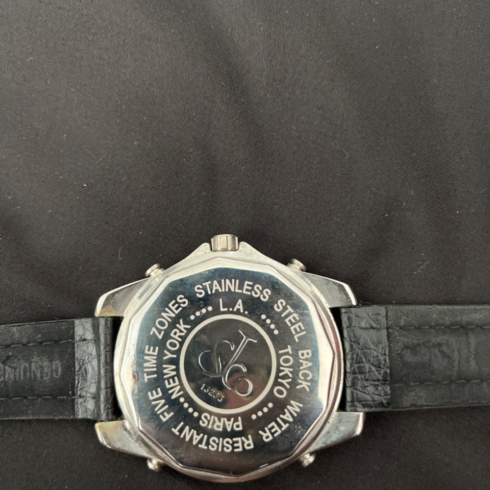 Watch - Picture 3 of 4